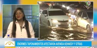 Decenas de carros afectados por inundaciones
