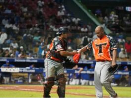 Navarro y Valdés guían triunfo Toros sobre el Licey