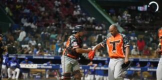 Navarro y Valdés guían triunfo Toros sobre el Licey