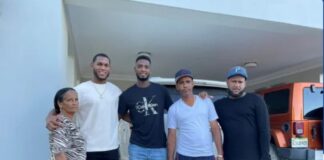 Roansy Contreras cumple sueño a su abuela