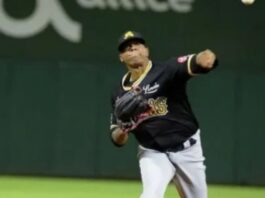 Roenis Elías gana la batalla a César Valdez; Águilas blanquean 3-0 a los Tigres