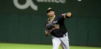 Roenis Elías gana la batalla a César Valdez; Águilas blanquean 3-0 a los Tigres