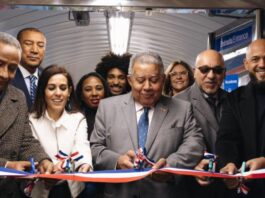 Con la presencia del alcalde Junior Peralta inauguran mural de Nagua en el metro de Madrid