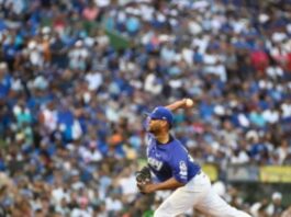 Rogers y Alcántara encabezan blanqueada del Licey sobre las Estrellas