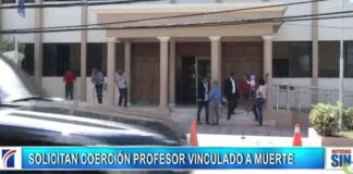 Exigen coerción a profesor vinculado en muerte de adolescente
