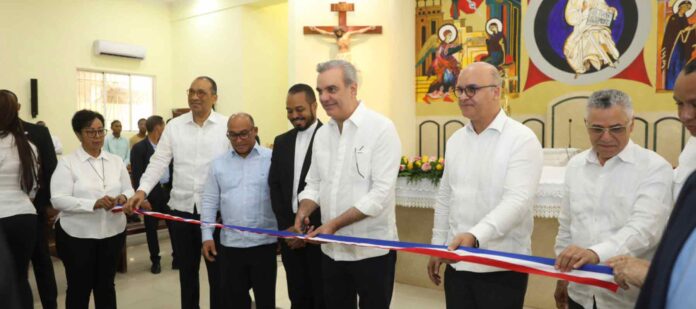 Abinader inaugura-remozamiento-de-la Parroquia-Santa-María-Madre-de-Dios