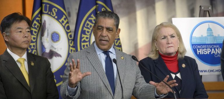 Adriano Espaillat: El Dominicano que Lidera en Momentos Difíciles y Define el Rumbo del Partido Demócrata