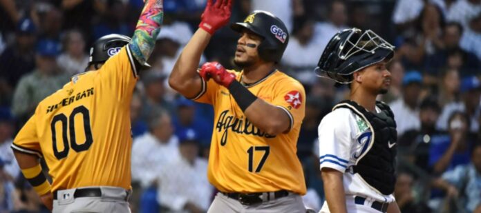 Águilas pegan 12 hits en triunfo 7-4 sobre Licey