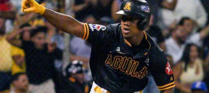 Águilas remontan en el octavo y quedan solas en el cuarto lugar al vencer 5-4 al Licey