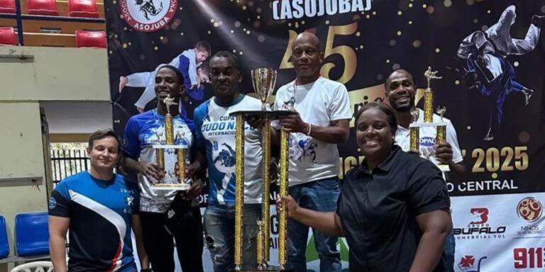 Barahona gana copa judo Miguel Caro; premia atletas destacados