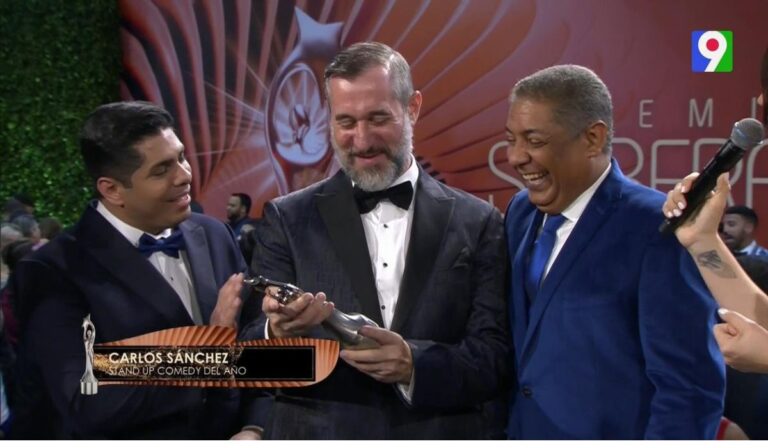 Carlos Sánchez ganador Stand Up Comedy del Año | Alfombra Roja Premios Soberano 2026