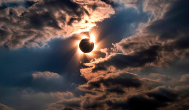 Cielo 2026: Segunda luna llena del mes, un fenómeno calendárico interesante para fotógrafos y aficionados