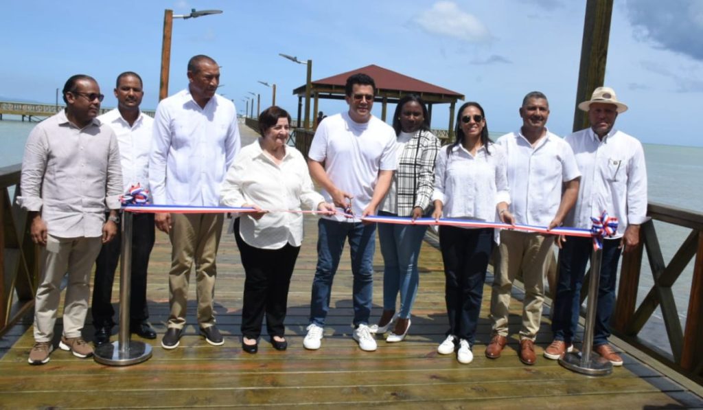 collado destacó que la entrega del muelle es “otro paso de avance para fortalecer este hermoso destino de miches