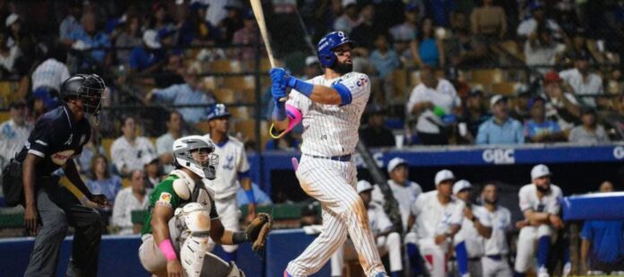 De La Cruz y Lawlar jonronean en blanqueada del Licey