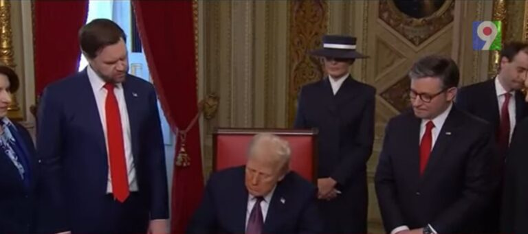 Donald Trump firma orden ejecutiva saltándose la constitución | Hoy Mismo