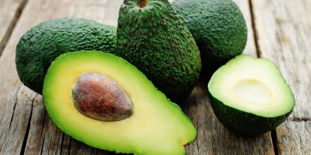 el aguacate y el cabello