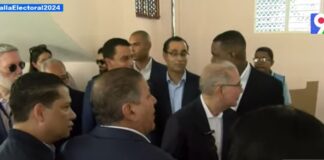 El expresidente Danilo Medina ejerce derecho al voto.