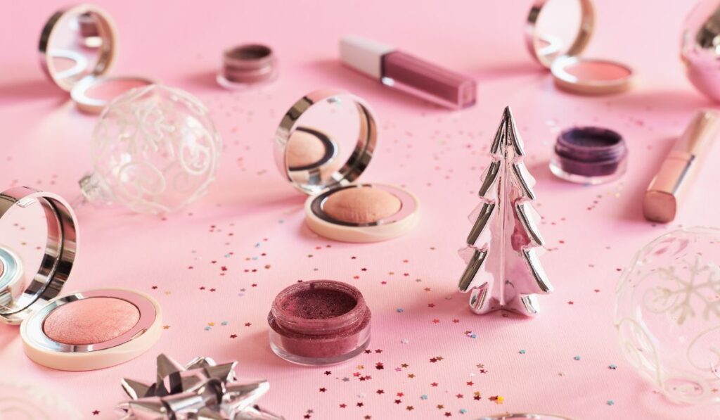 el maquillaje navideño combina lo mejor de dos mundos