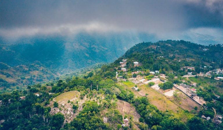 El Monumento Natural Pico Diego de Ocampo: El destino de senderismo más emblemáticos de Santiago