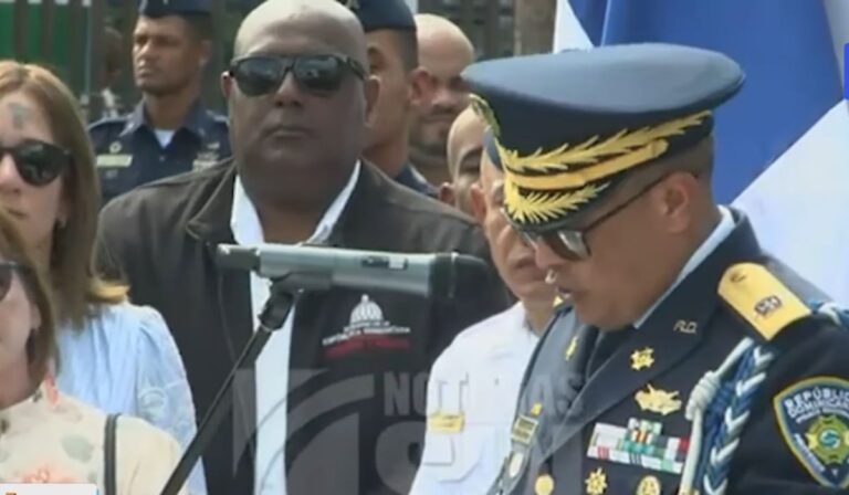 General Andrés Modesto Cruz Cruz es juramentado como Director de la Policía Nacional