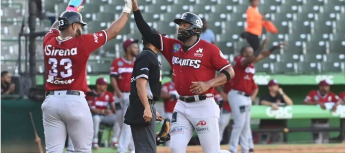 Gigantes derrotan a las Estrellas con 4 hist de Kelvin Gutiérrez