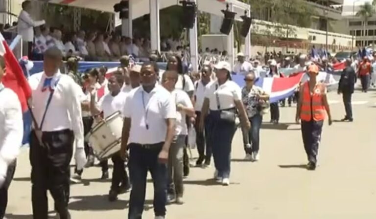 Gobierno suspende desfile militar 