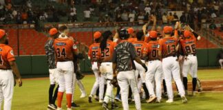 Grand slam de Francisco Peña da victoria Toros sobre Águilas