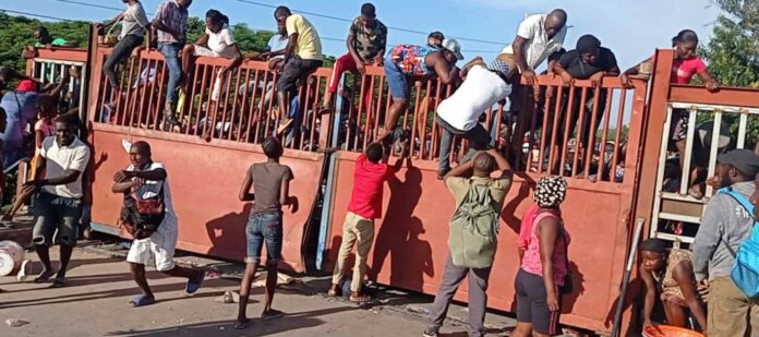 Haitianos-cruzan-frontera-Dajabón-y-Juana-Méndez-a-comprar-productos