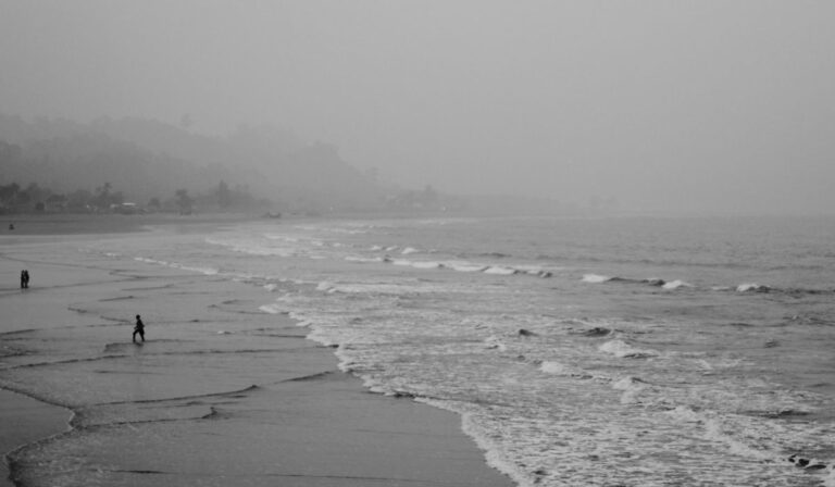 Hoy jueves Santo, se estarán presentando lluvias en la costa norte del país