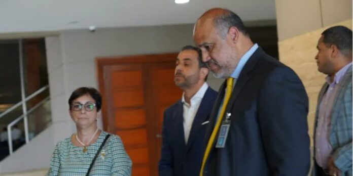 imponen garantía económica de rd$50 millones a antonio y maribel espaillat, y presentación periódica e impedimento de salida