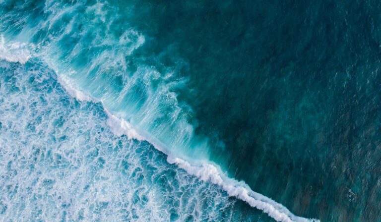 Indomet prevé oleaje y viento peligroso en las costas del país