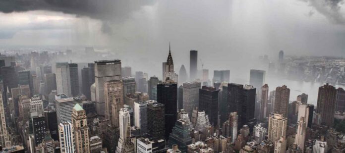 Inundaciones-y-ráfagas-de-viento-de-hasta-100-kmh-previstas-golpeará-Nueva-York