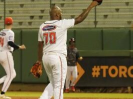 Jumbo Díaz se retira del béisbol