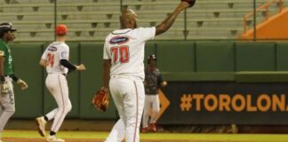 Jumbo Díaz se retira del béisbol