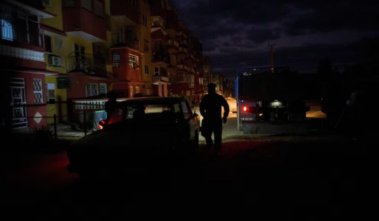 La Habana a oscuras: El día a día de una crisis que no da tregua a los cubanos