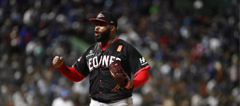 Leones blanquean al Licey y dominan 2-1 la Serie Final