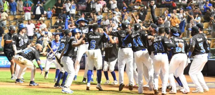 Licey derrota al Escogido en el primer juego de la serie final