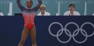 Madre de Simone Biles pide perdón a su hija y culpa a las drogas por haberla abandonado