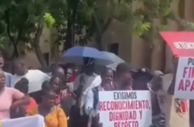 Marchas a favor y en contra de la inmigración haitiana