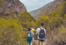 Más allá del mar aventuras de senderismo en tierra dominicana