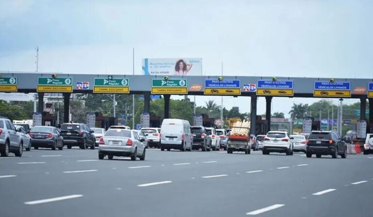 Más de 891,000 vehículos se movilizaron en tres días de Semana Santa