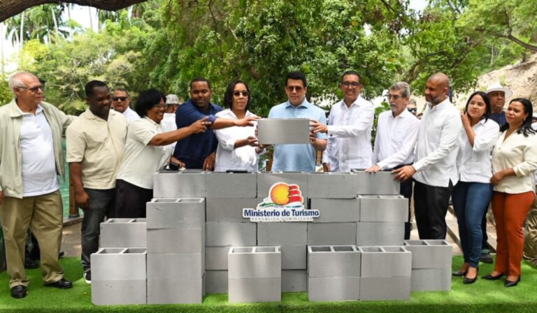 MITUR arranca proyectos de infraestructura en Barahona y Bahoruco