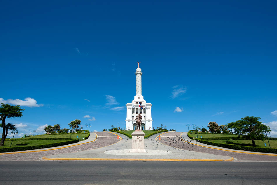 monumento a los heroes de la restauracion republica dominicana