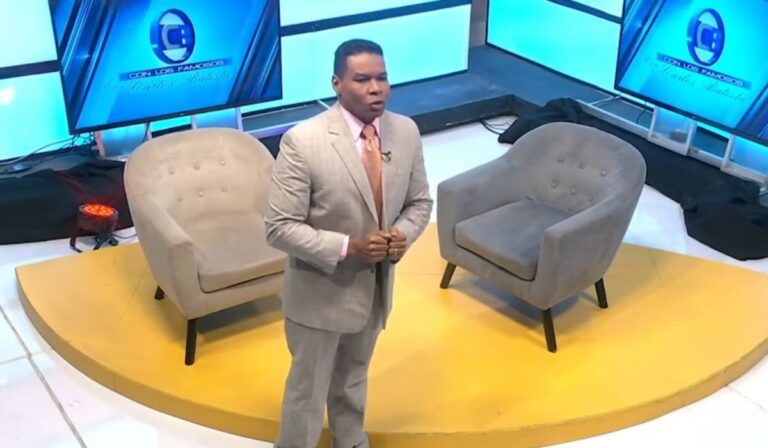 Parodia Con los Famosos con Carlos Batista