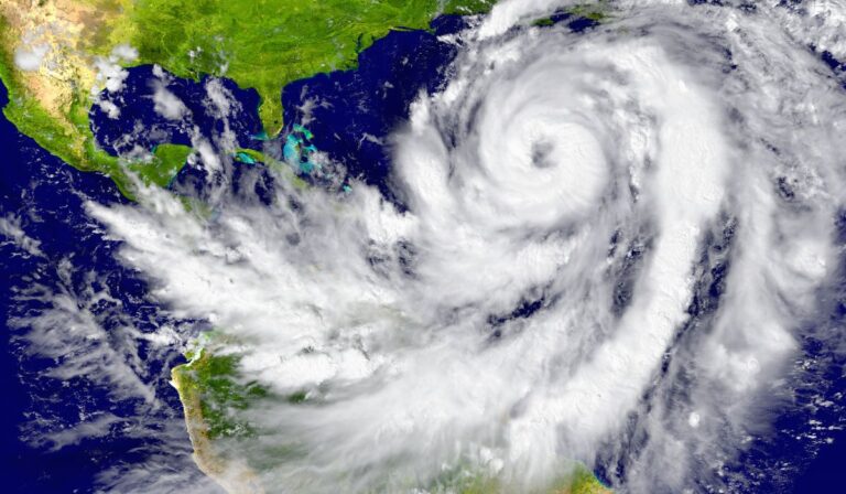 Previo a temporada ciclónica: Calor y polvo del Sahara hoy