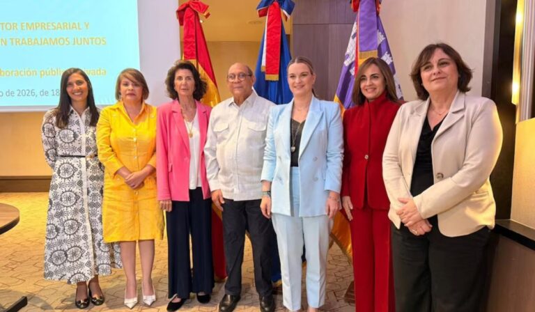 Prohens refuerza cooperación educativa en su visita a escuela de formación profesional en RD