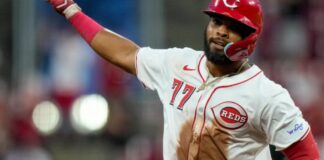 Rece Hinds, debuta en MLB con jonrón