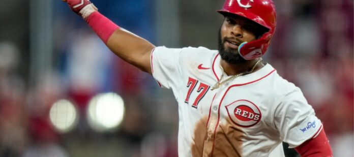 Rece Hinds, debuta en MLB con jonrón