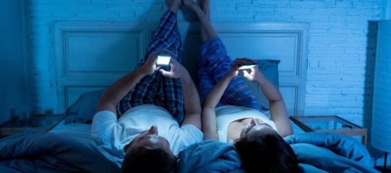 Reducir el uso de pantallas es una forma de cuidar cuerpo y mente