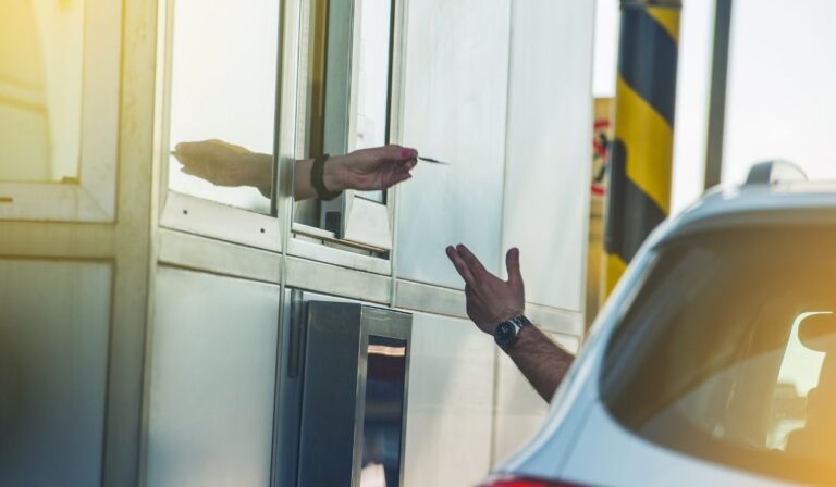 Hoy se exonerará del pago de peajes